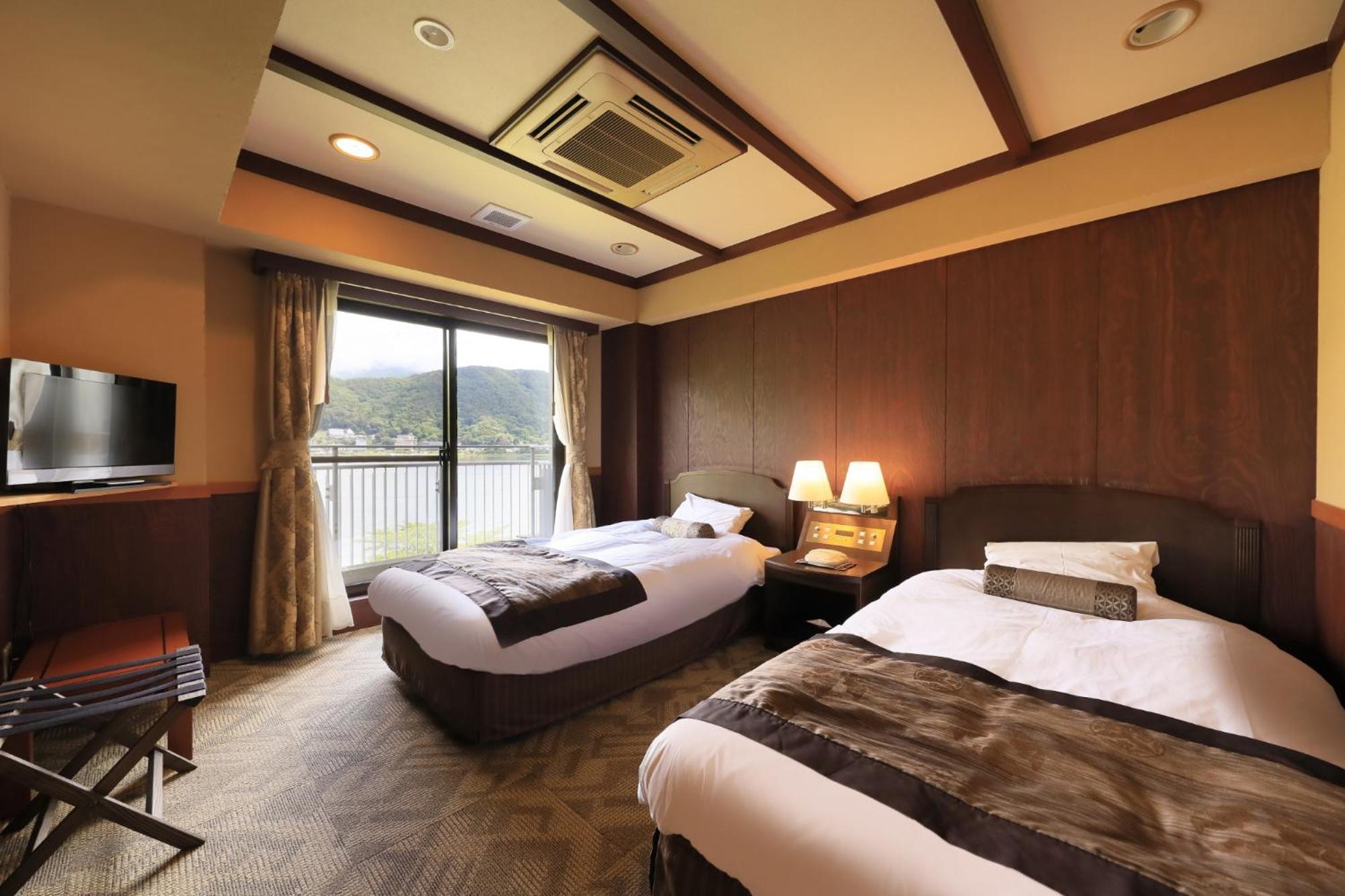 富士湖酒店 4* 富士河口湖