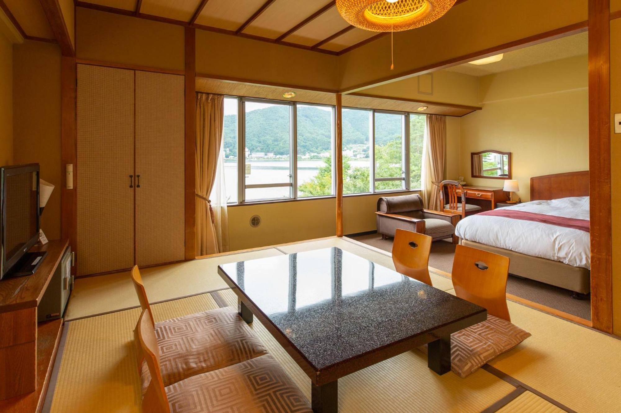 富士湖酒店 4* 富士河口湖